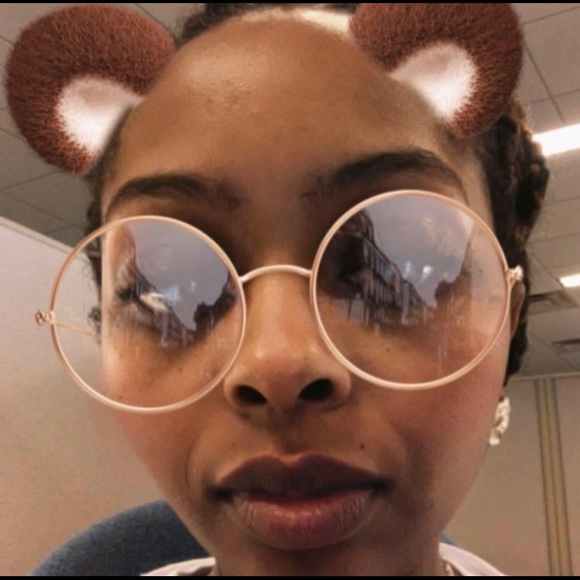 Meet your Posher, Cece - Picture 1 of 1